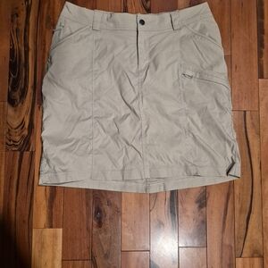 Duluth Trading Women's Khaki,  Nylon & Spandex 7 Pocket Skort Size 14